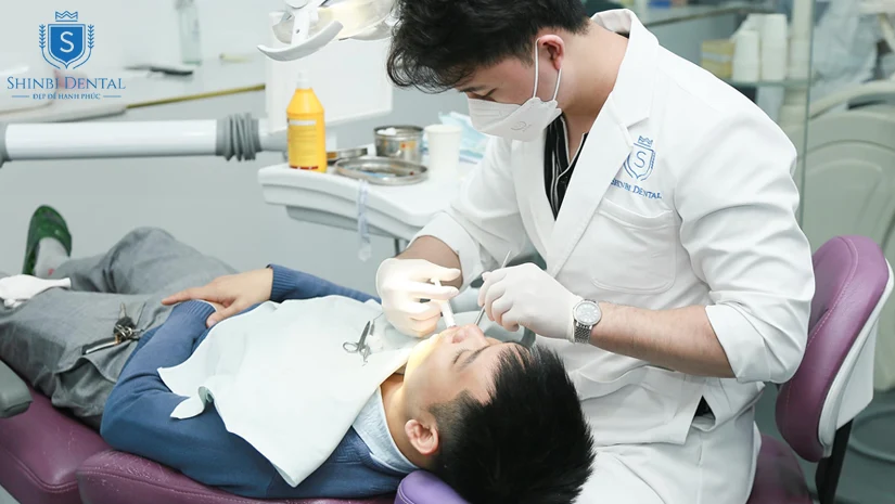 Lỗ sau khi nhổ răng khôn và những điều bạn cần biết