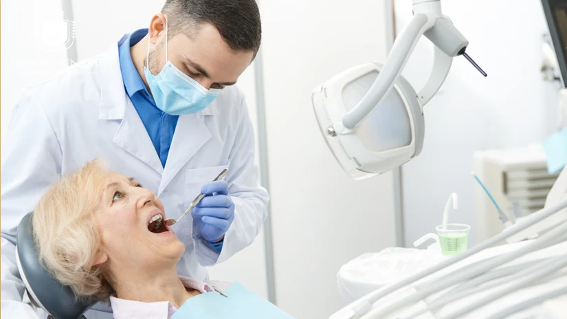 Trên 50 tuổi mọc răng khôn có nên nhổ? Có nguy hiểm không?