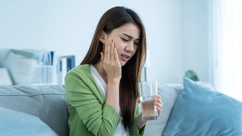 8 rủi ro khi bọc răng sứ sai cách được bác sĩ chia sẻ