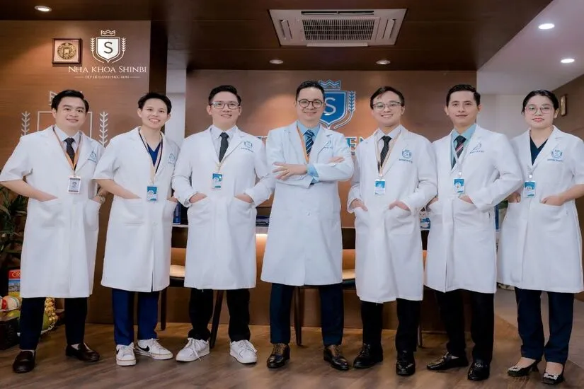 Lưu ý sau khi dán sứ veneer 2 răng cửa Lưu ý sau khi dán sứ veneer 2 răng cửa