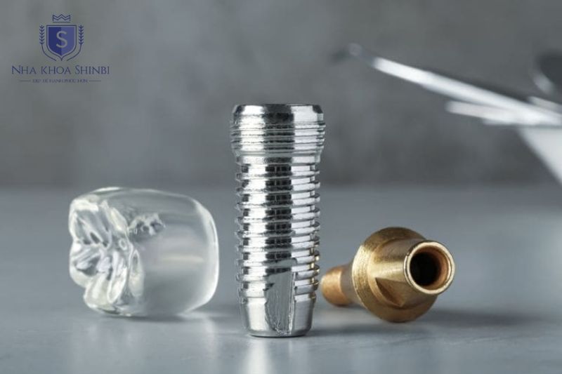 Trụ implant được làm từ titanium Grade 4 hoặc Grade 5