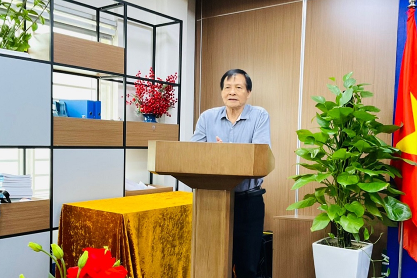Ông Phạm Đình Huỳnh phát biểu