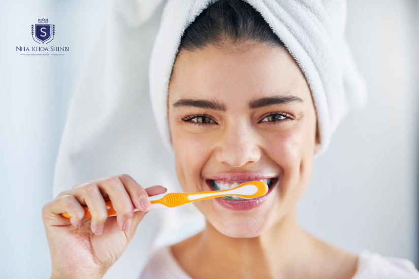 Trồng răng Implant giúp dễ dàng vệ sinh răng miệng