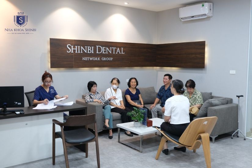 Nha khoa có dịch vụ chăm sóc sau trồng răng chuyên nghiệp