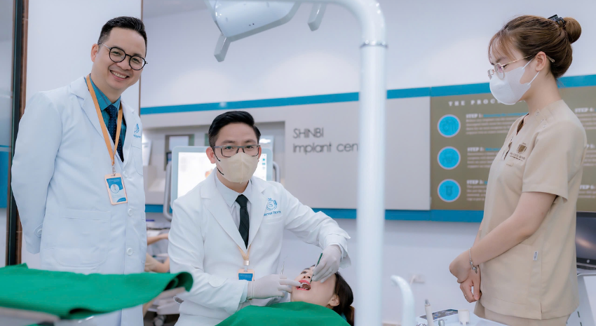 Tiêu chí lựa chọn bác sĩ phù hợp cho người bệnh tim cần cấy ghép răng