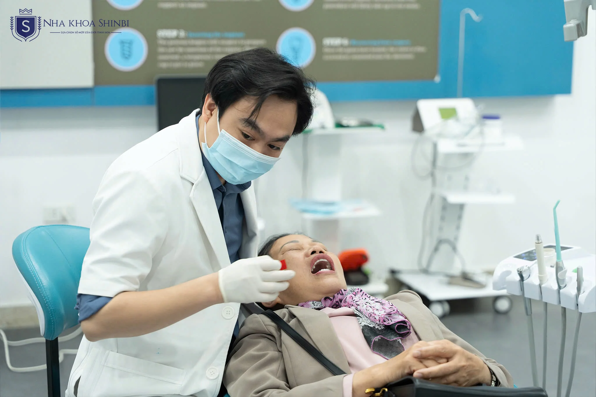 Bọc răng sứ bao nhiêu tiền? Bảng giá mới nhất hiện nay