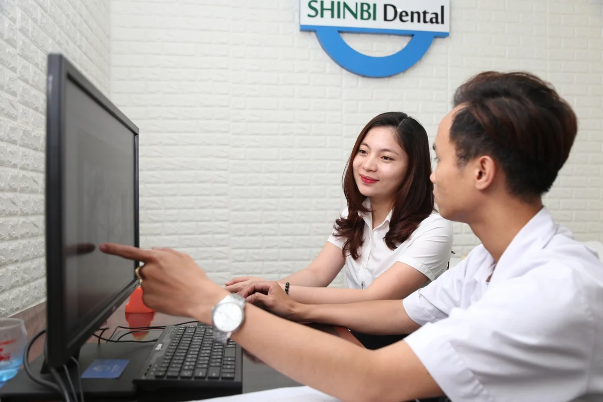 So sánh Niềng răng và Bọc sứ: chọn giải pháp nào tốt hơn