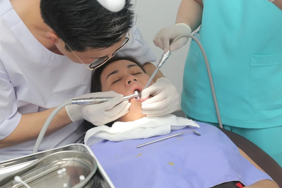 Dịch vụ dán sứ Veneer đẹp tự nhiên tại Shinbi Dental số 33 Trần Quốc Toản