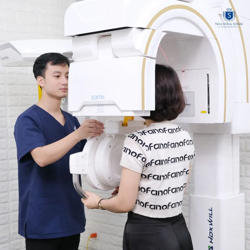 Răng móm làm mặt bị gãy nên thăm khám chỉnh nha tại đâu gần Long Biên