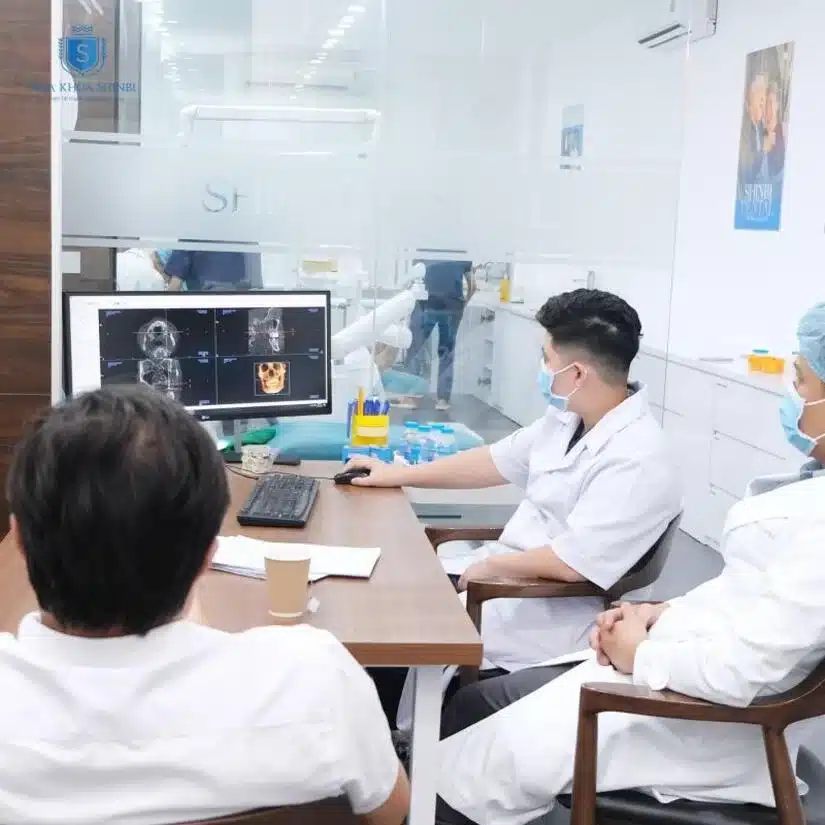 So sánh chi phí niềng răng: kim loại – sứ – tự buộc – trong suốt